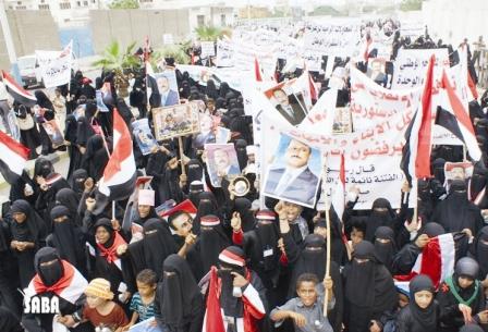 جانب من المسيرة النسائية الحاشدة في محافظة الحديدة أمس